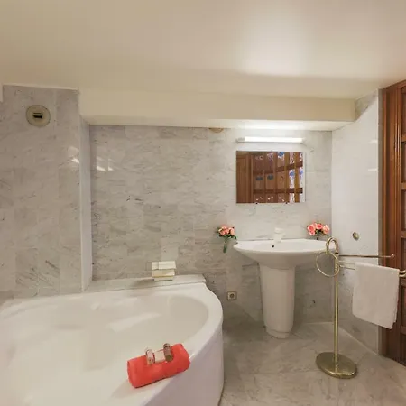 Quai Des Marinieres Ap2015 By Riviera Homes