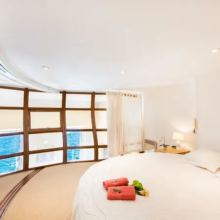 Apartment Quai Des Marinieres Ap2015 By Riviera Homes *